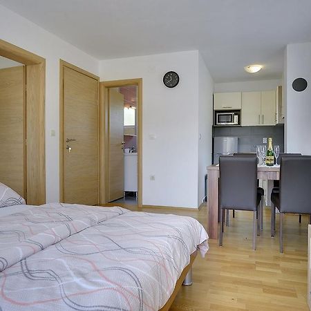 Apartments Kralj Medulin Exterior photo