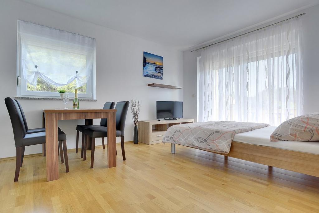 Apartments Kralj Medulin Exterior photo