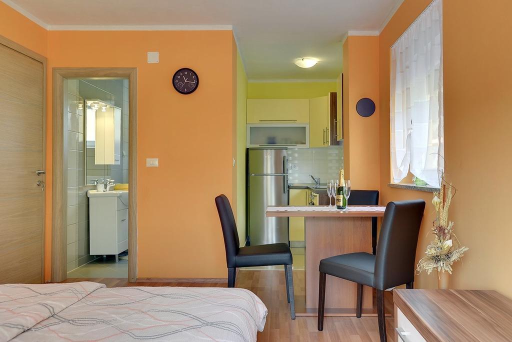 Apartments Kralj Medulin Exterior photo
