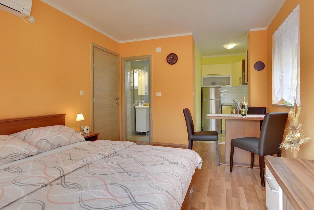 Apartments Kralj Medulin Exterior photo