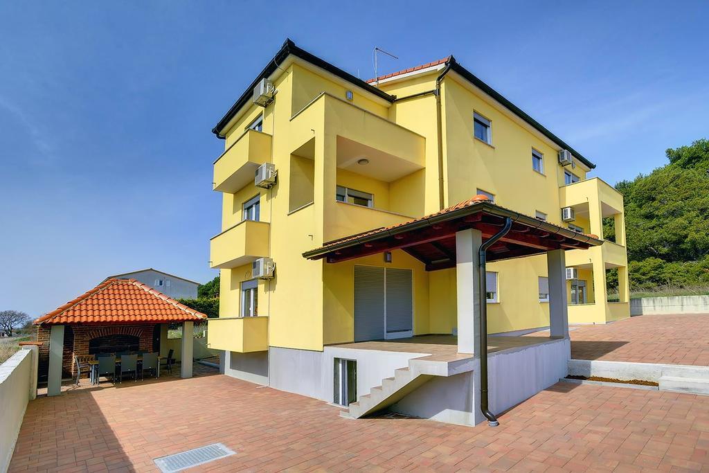 Apartments Kralj Medulin Exterior photo