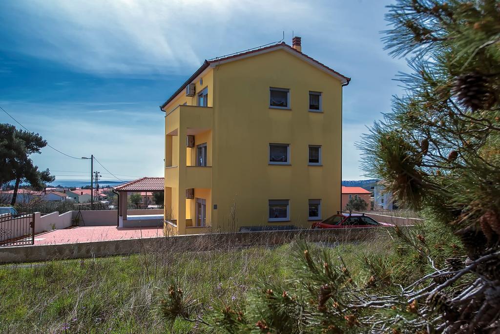 Apartments Kralj Medulin Exterior photo